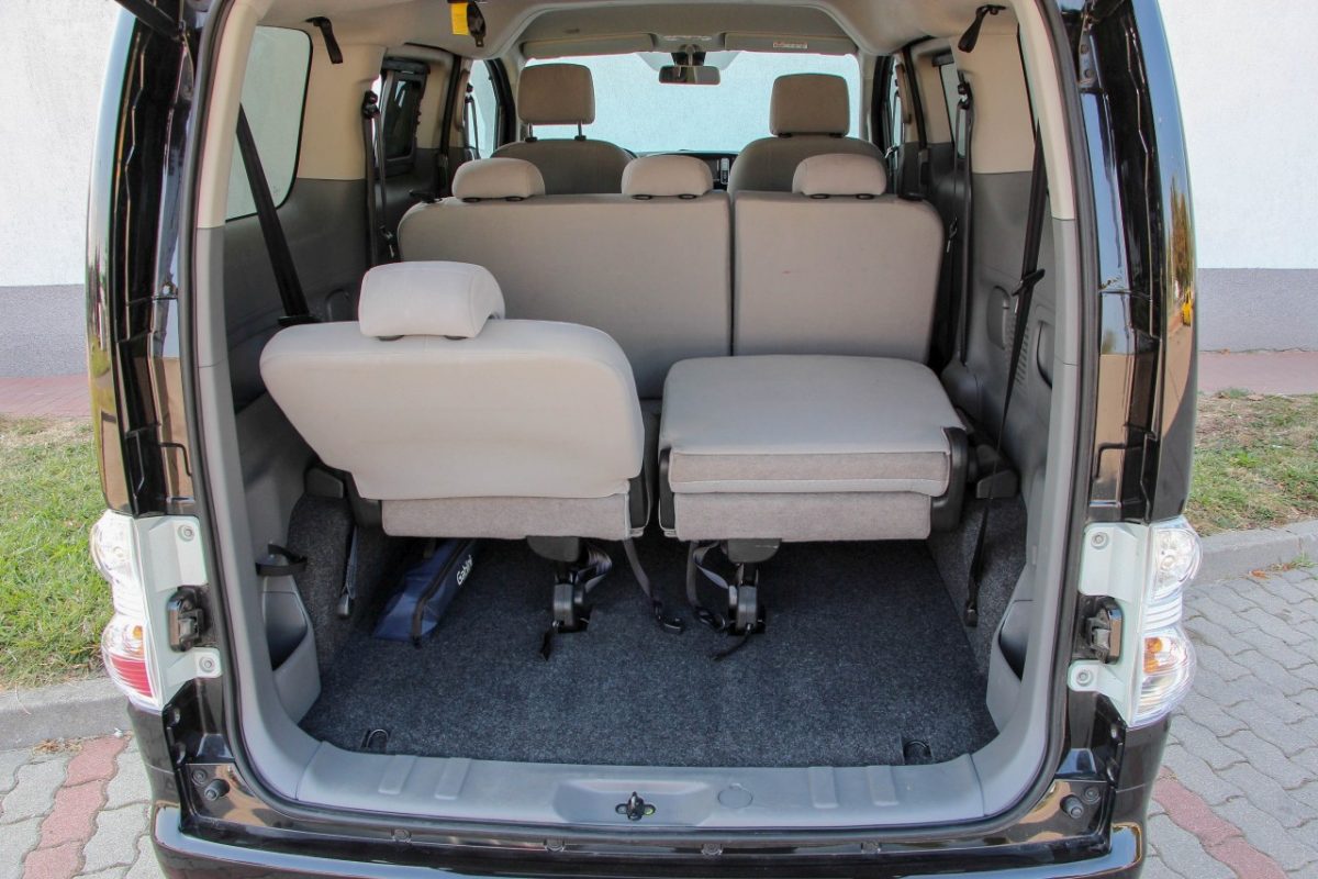 NISSAN NV200