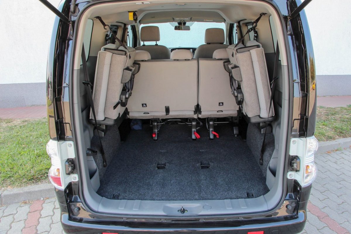 NISSAN NV200
