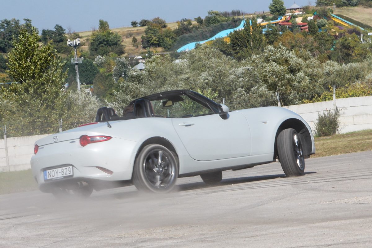 MAZDA MX-5