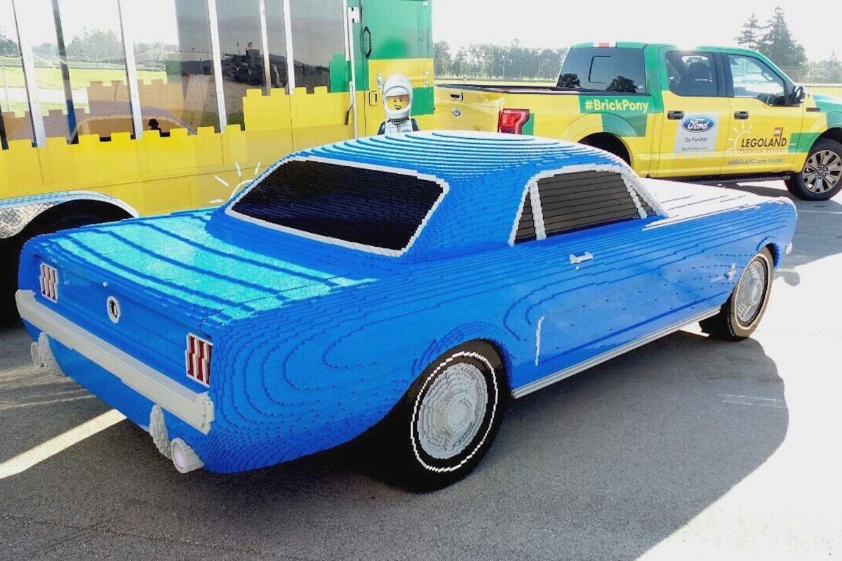 FORD MUSTANG