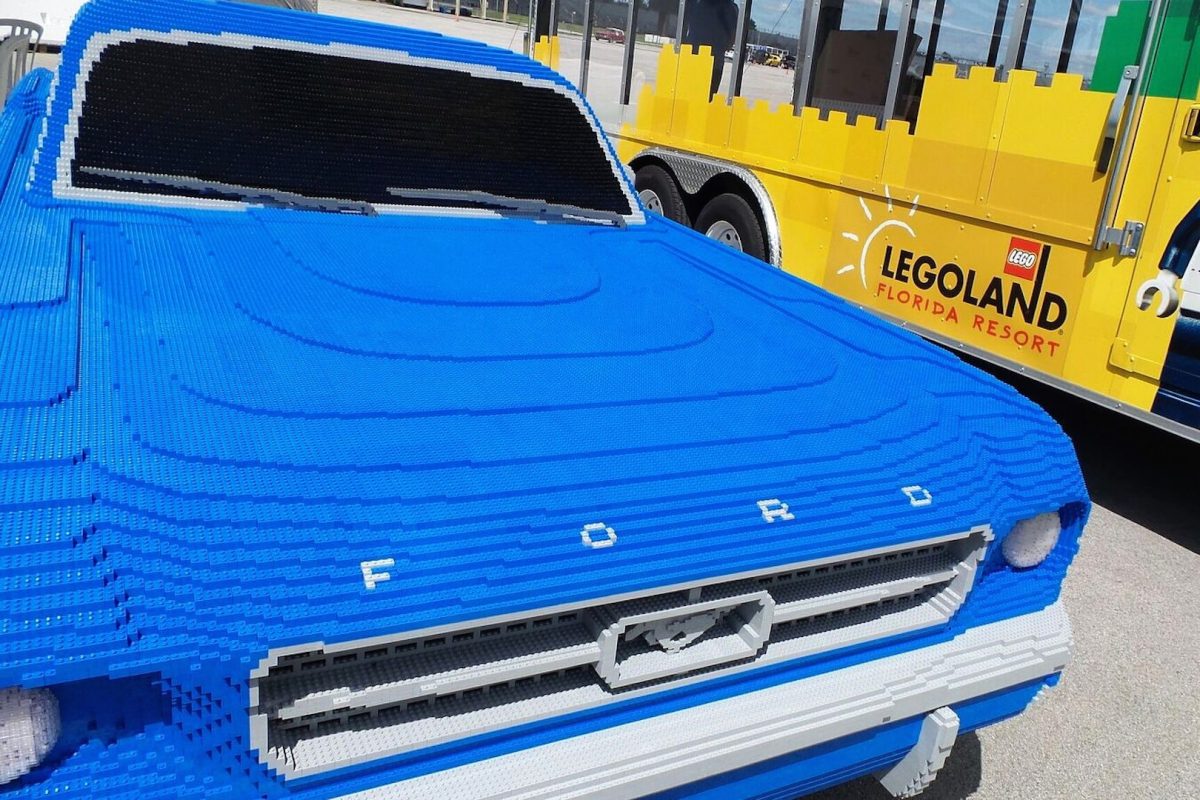 FORD MUSTANG