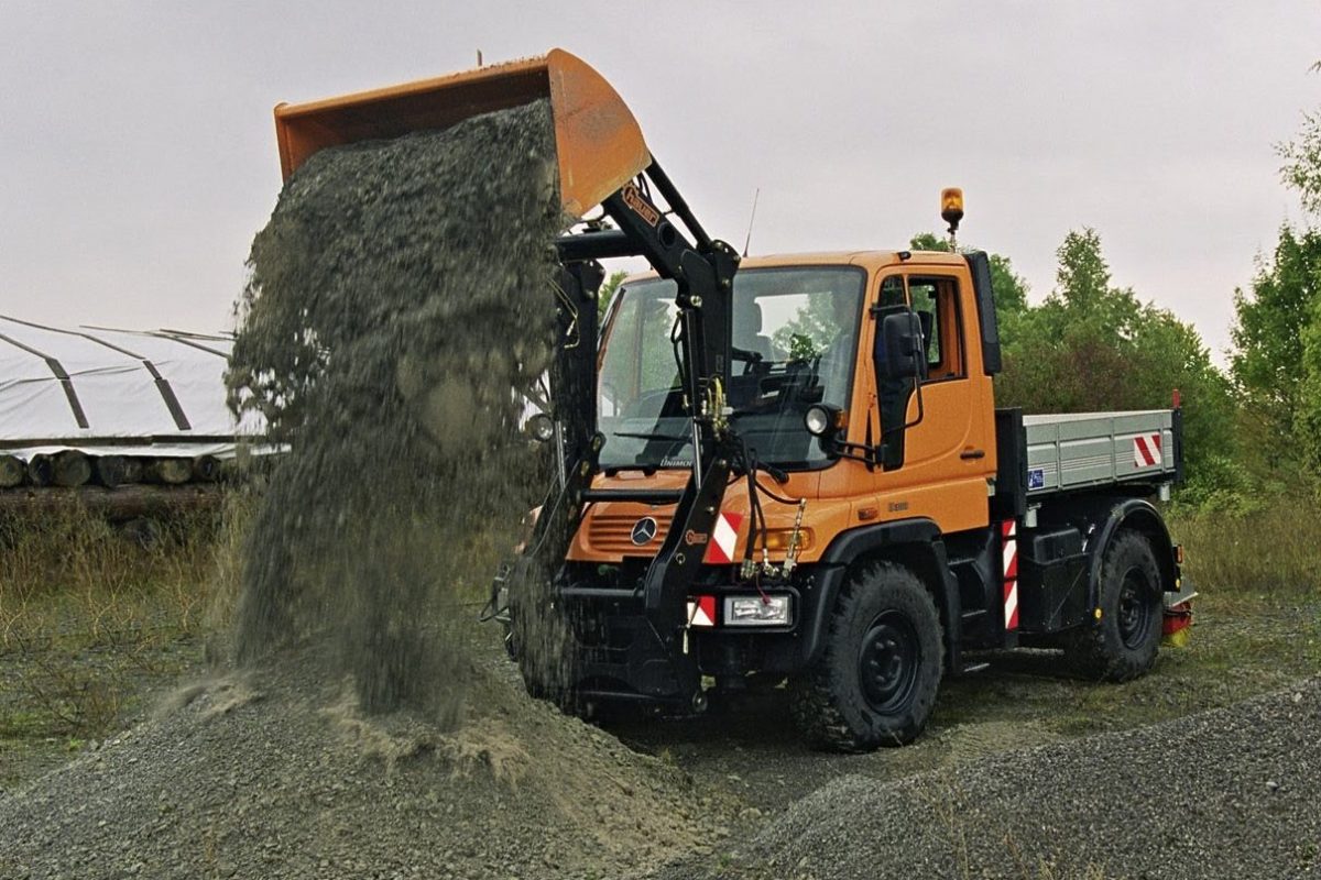 MERCEDES-BENZ UNIMOG