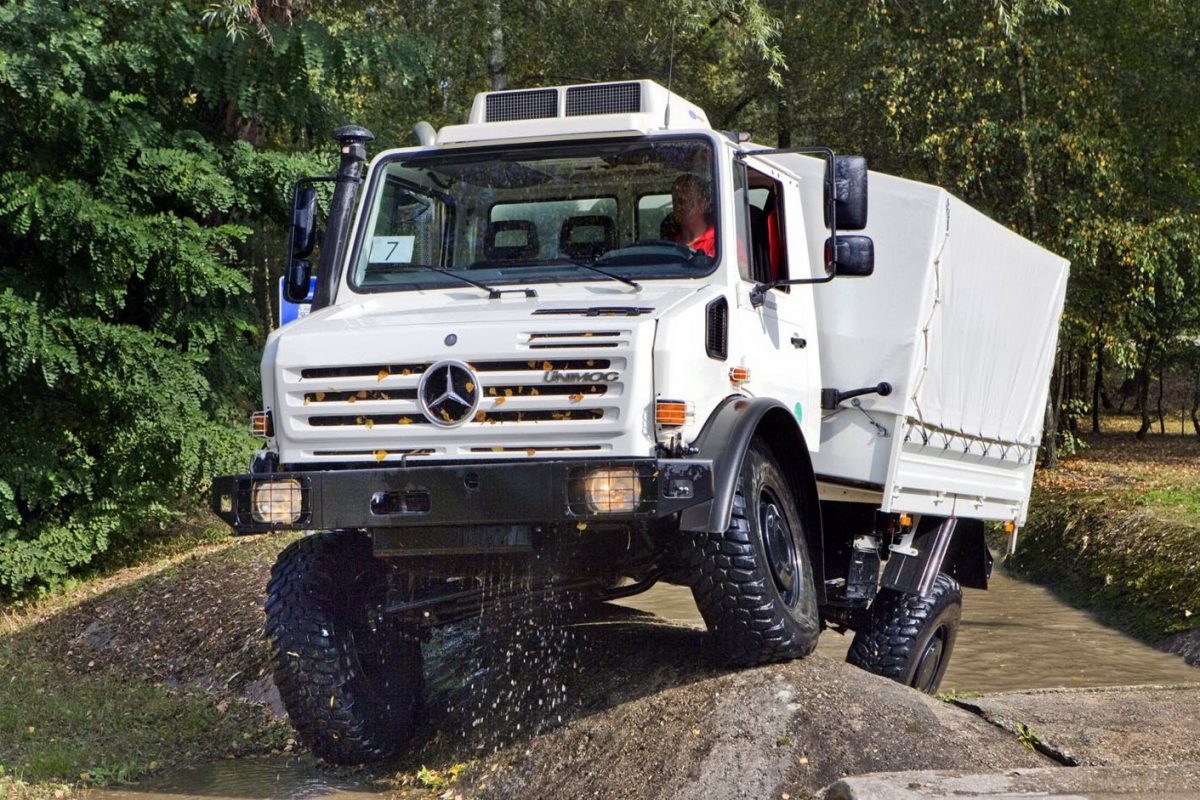 MERCEDES-BENZ UNIMOG