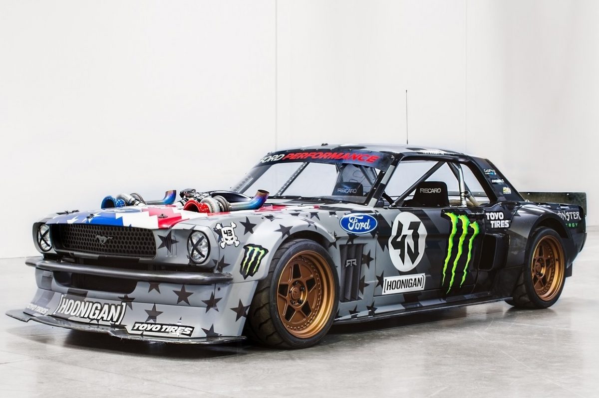FORD MUSTANG