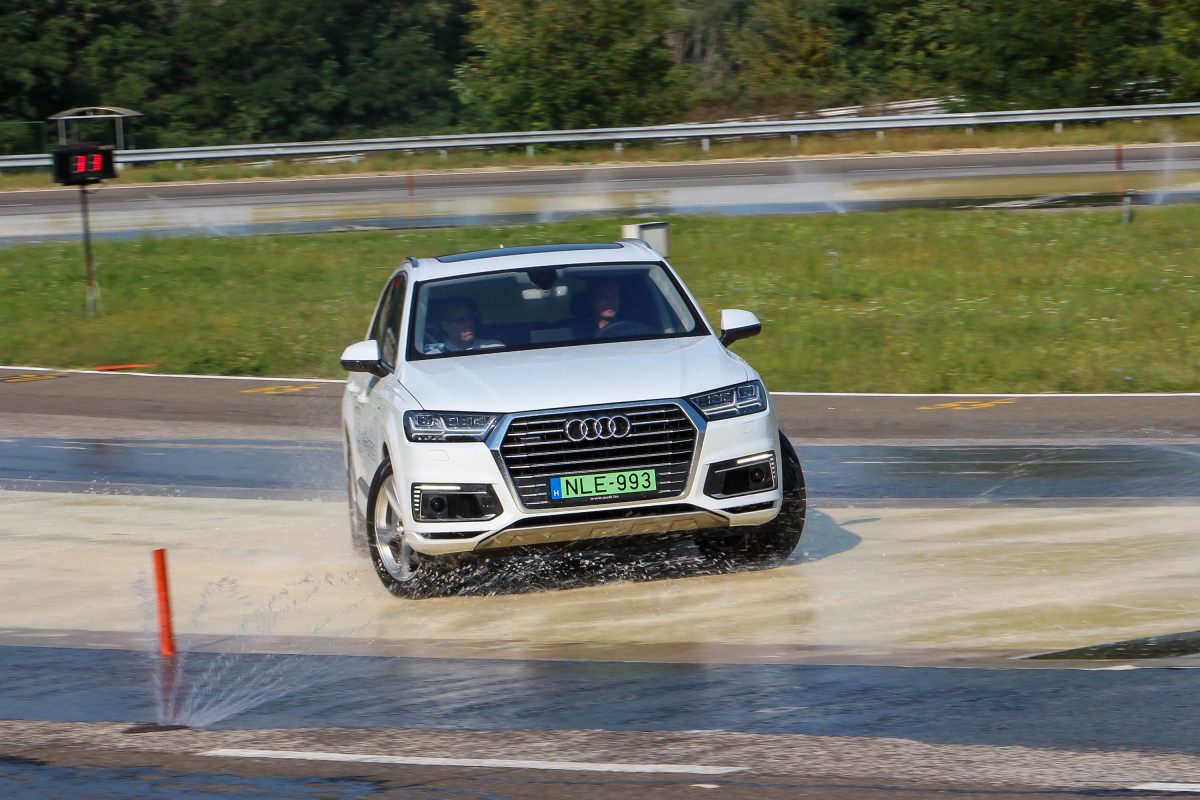 AUDI
