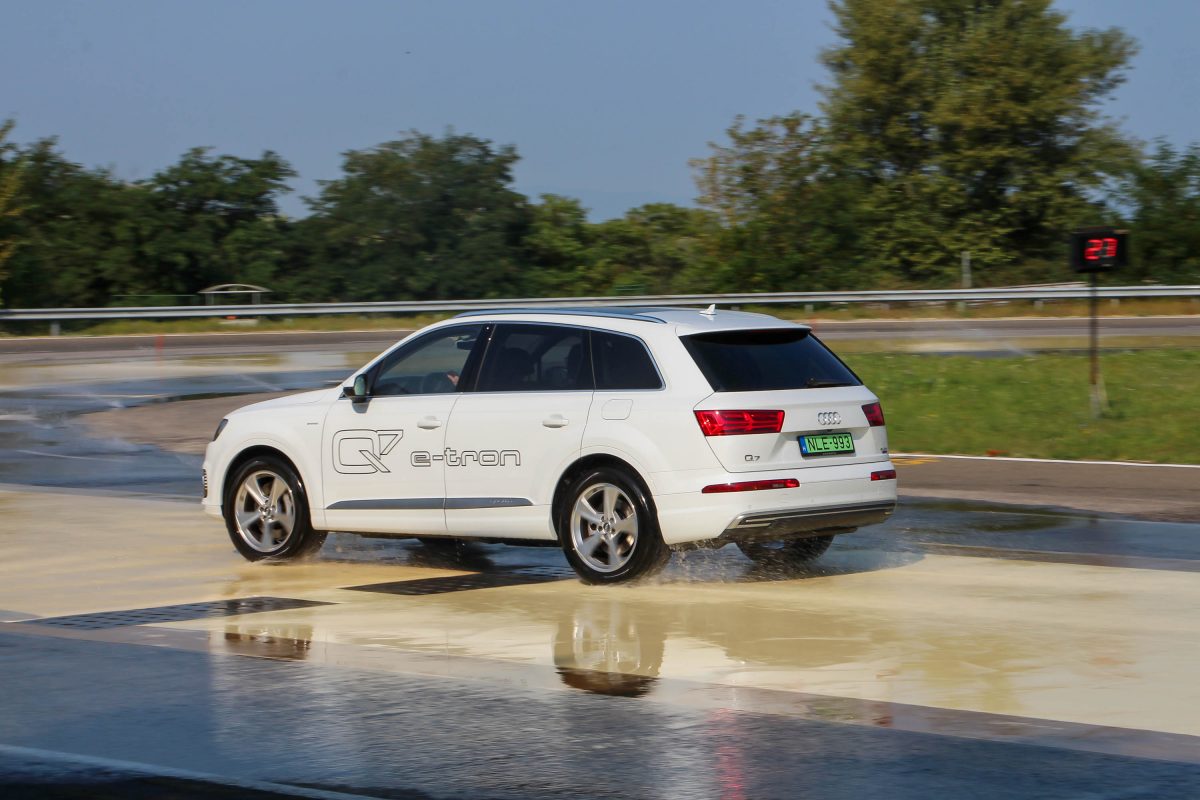 AUDI