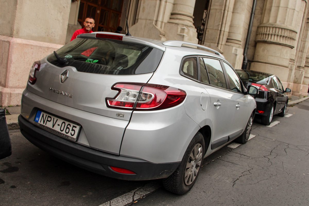 RENAULT