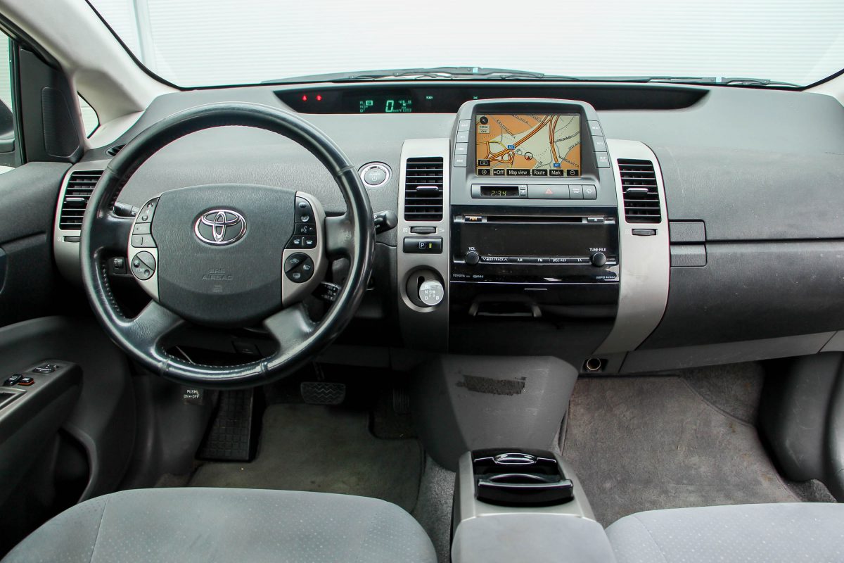 TOYOTA PRIUS
