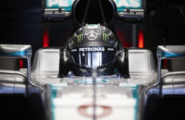 Rosberg továbbra is legyőzhetetlen