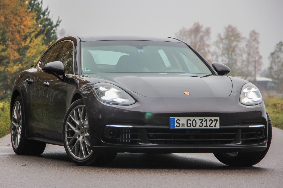 PORSCHE PANAMERA