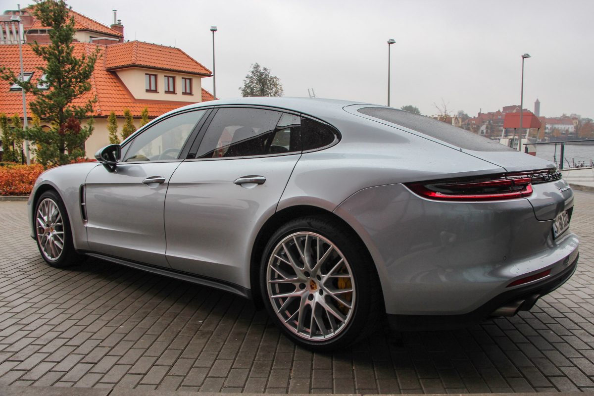 PORSCHE PANAMERA