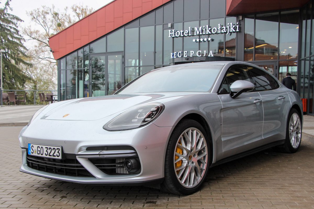 PORSCHE PANAMERA