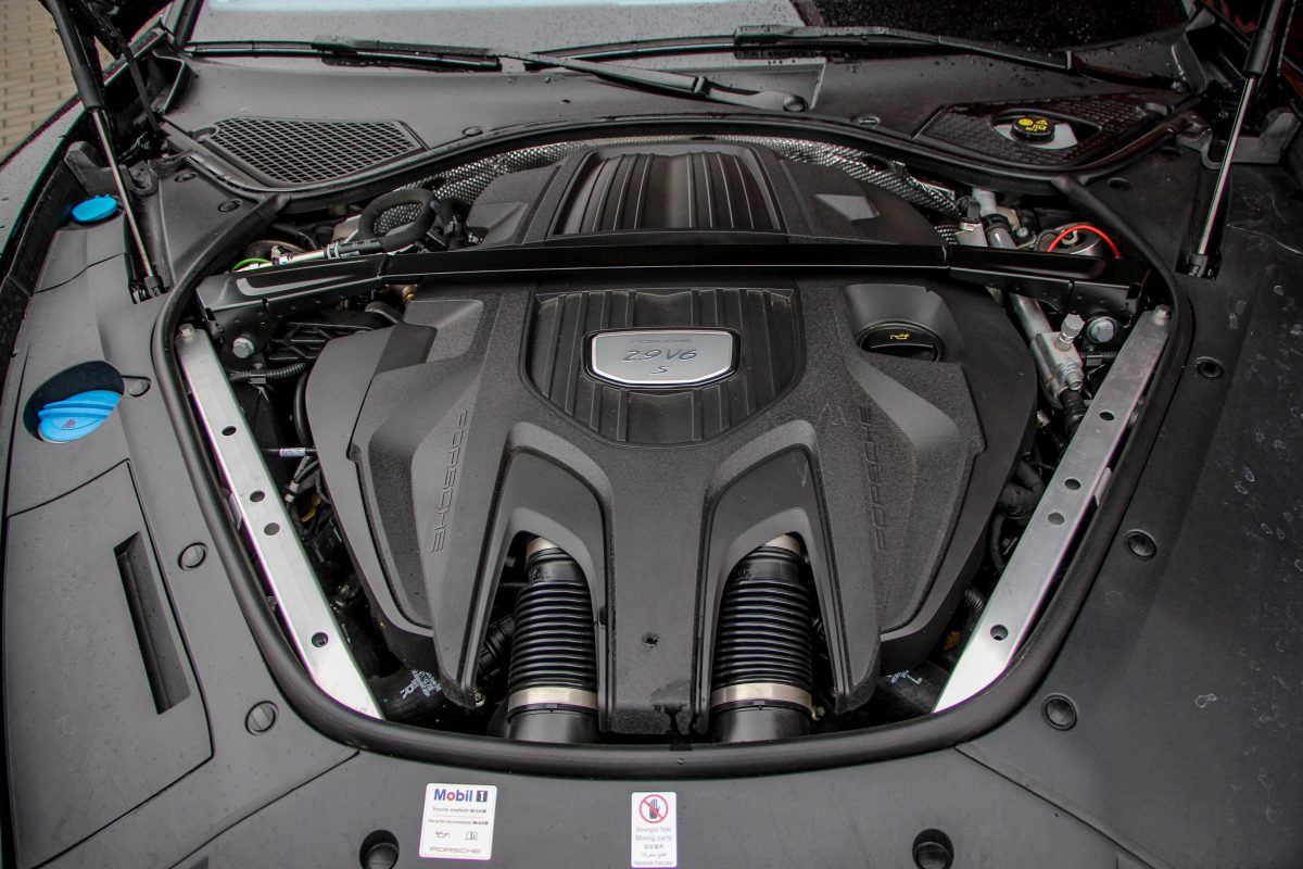 PORSCHE PANAMERA
