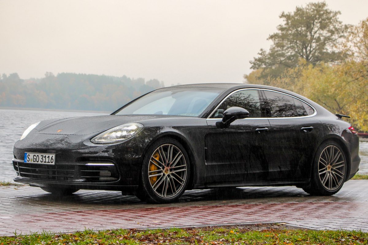 PORSCHE PANAMERA