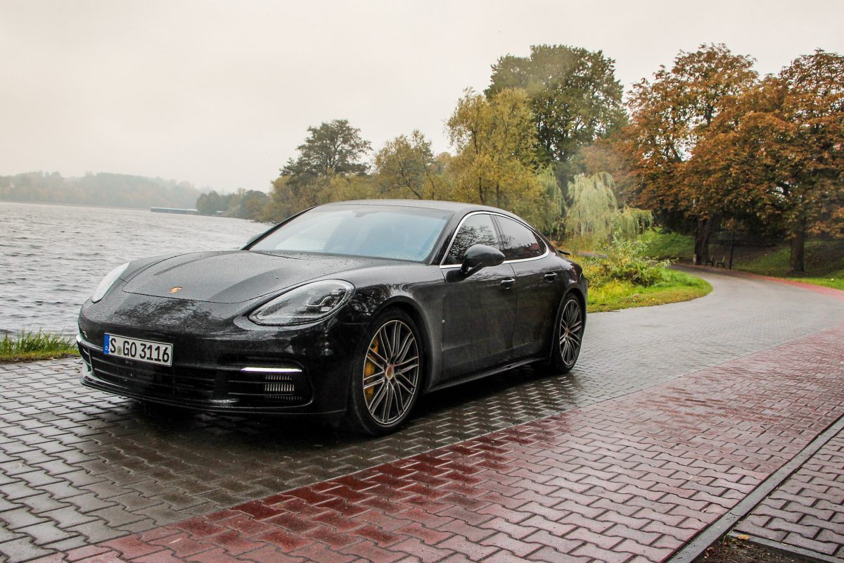 PORSCHE PANAMERA