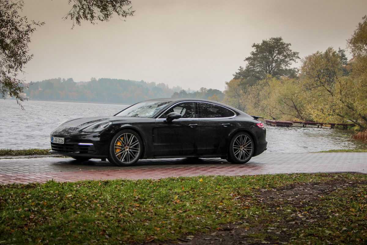 PORSCHE PANAMERA