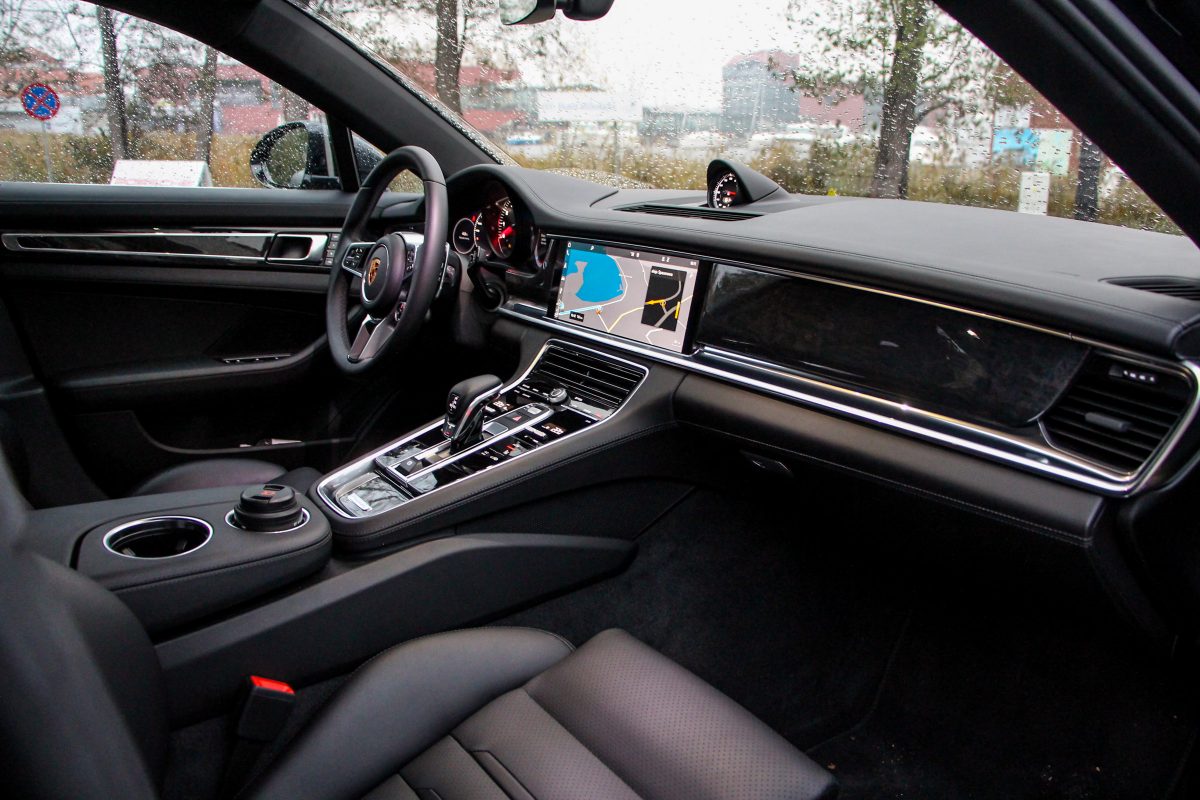 PORSCHE PANAMERA