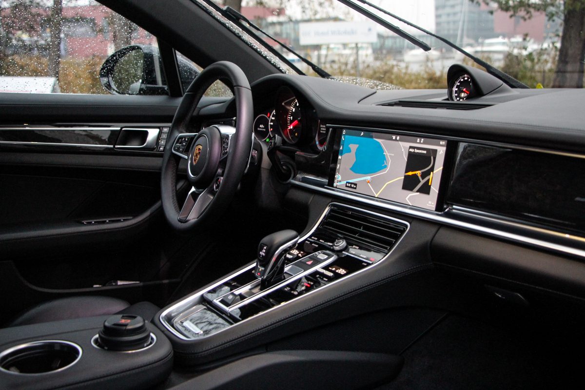 PORSCHE PANAMERA