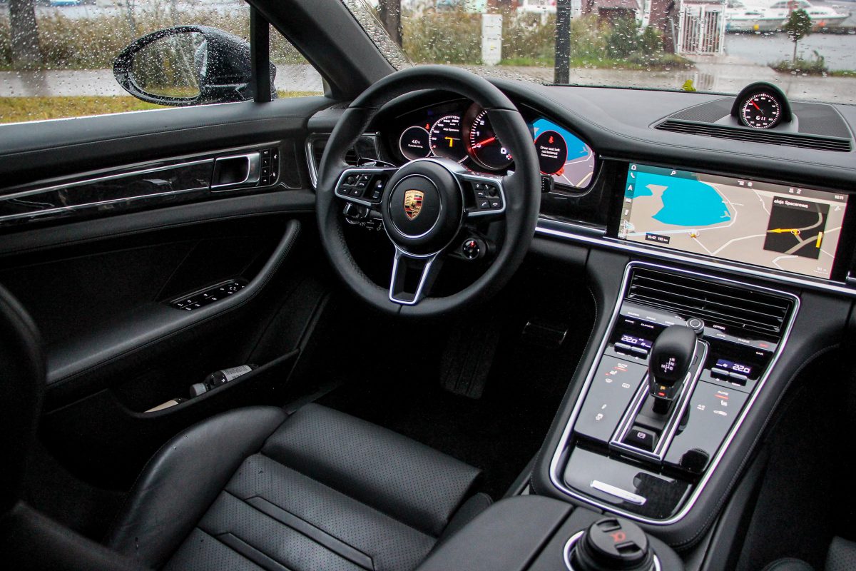 PORSCHE PANAMERA