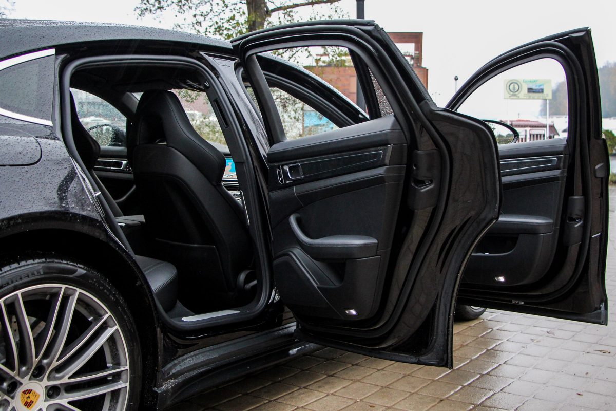 PORSCHE PANAMERA