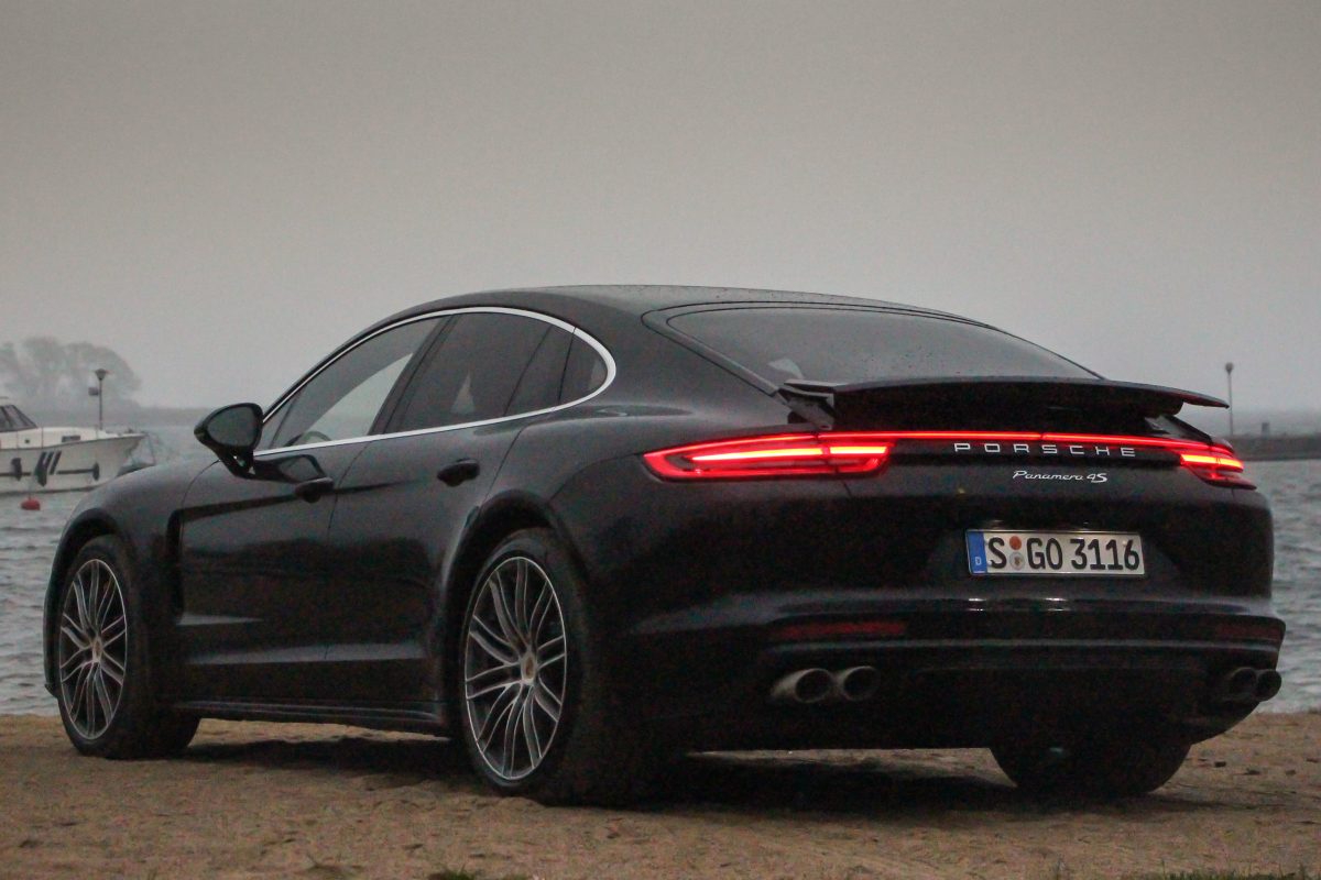 PORSCHE PANAMERA