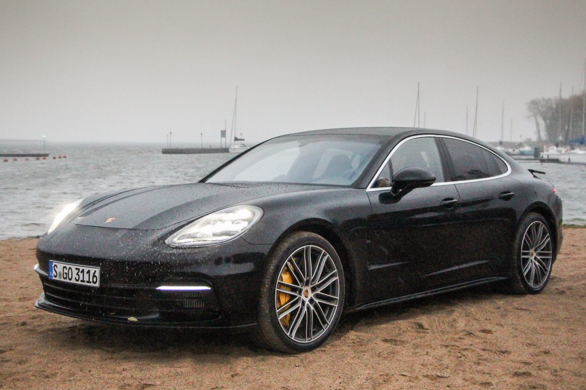 PORSCHE PANAMERA