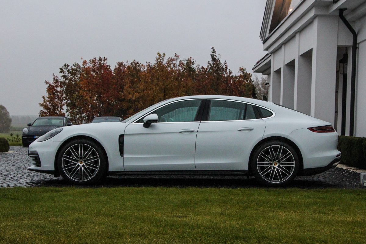 PORSCHE PANAMERA