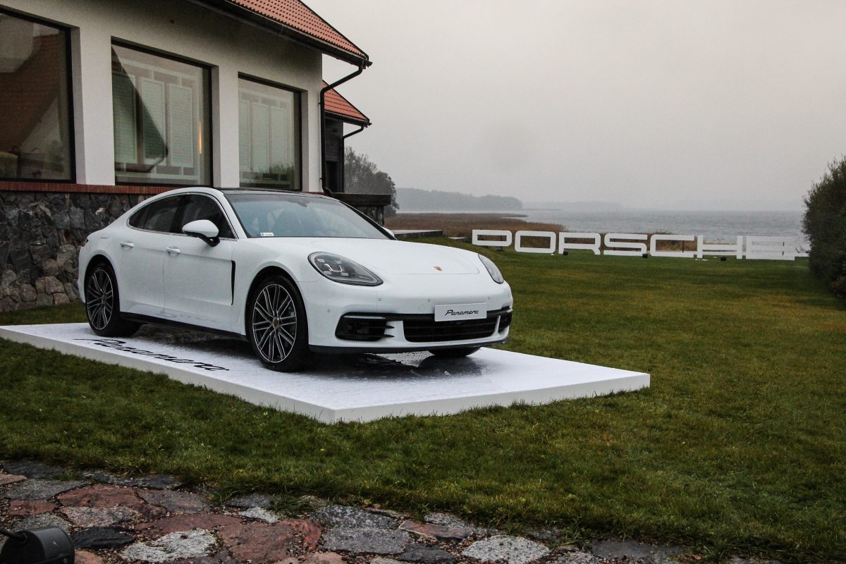 PORSCHE PANAMERA
