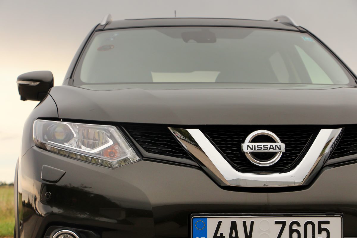NISSAN X-TRAIL
