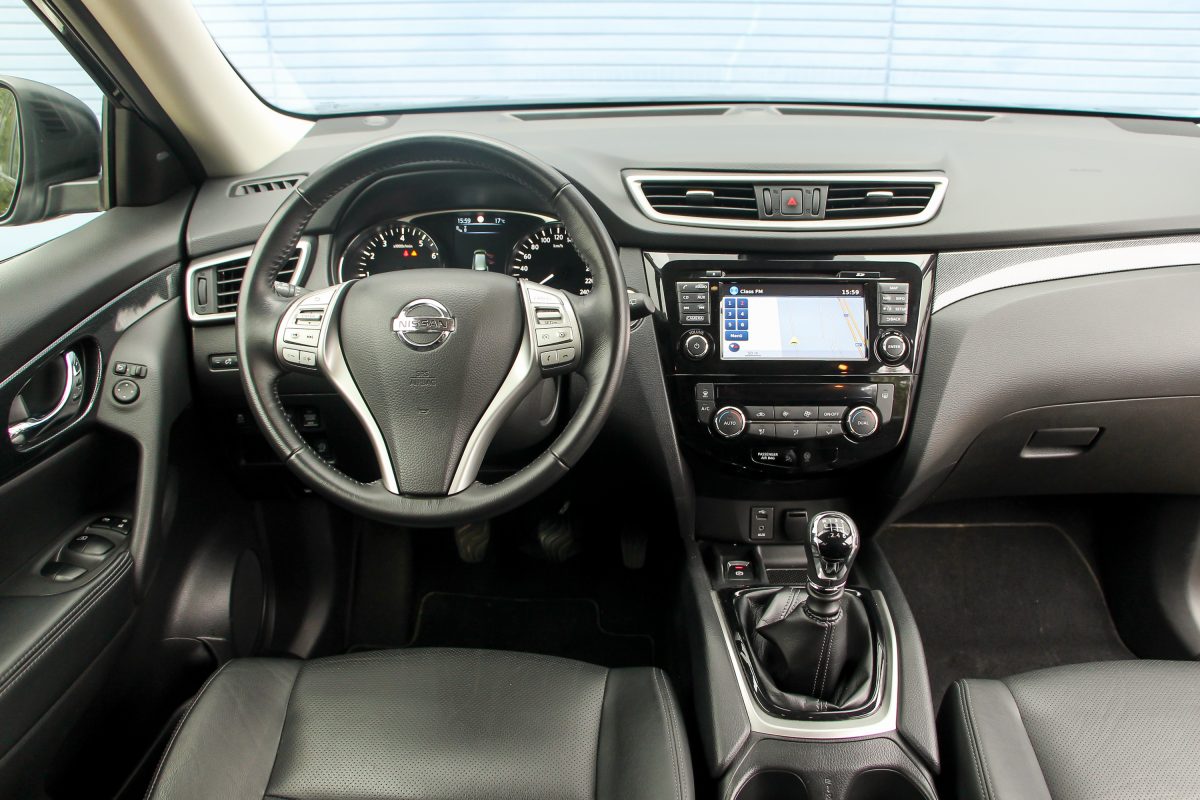 NISSAN X-TRAIL