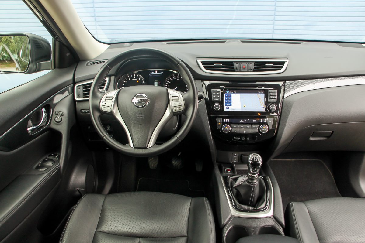 NISSAN X-TRAIL