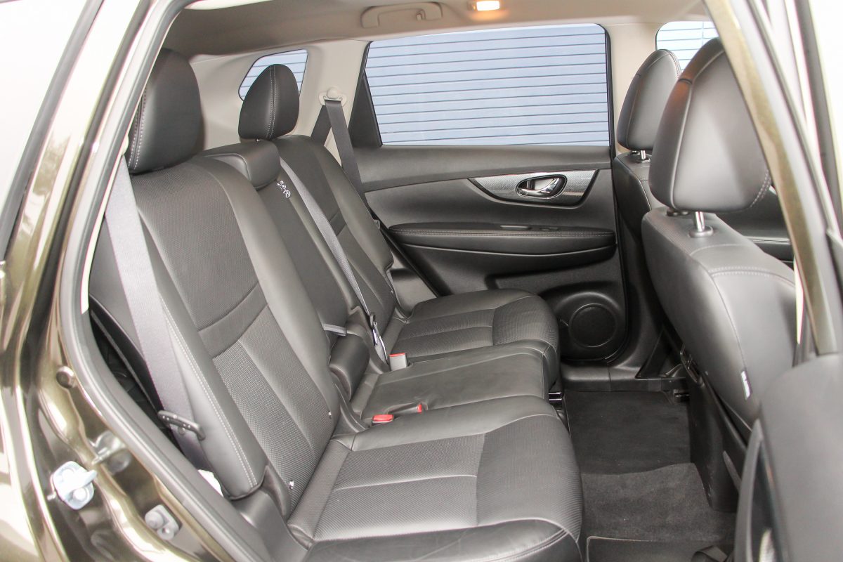 NISSAN X-TRAIL