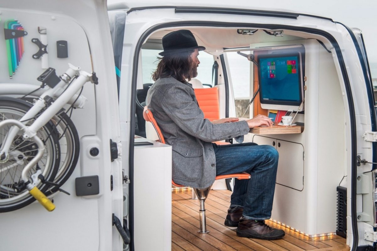 NISSAN NV200