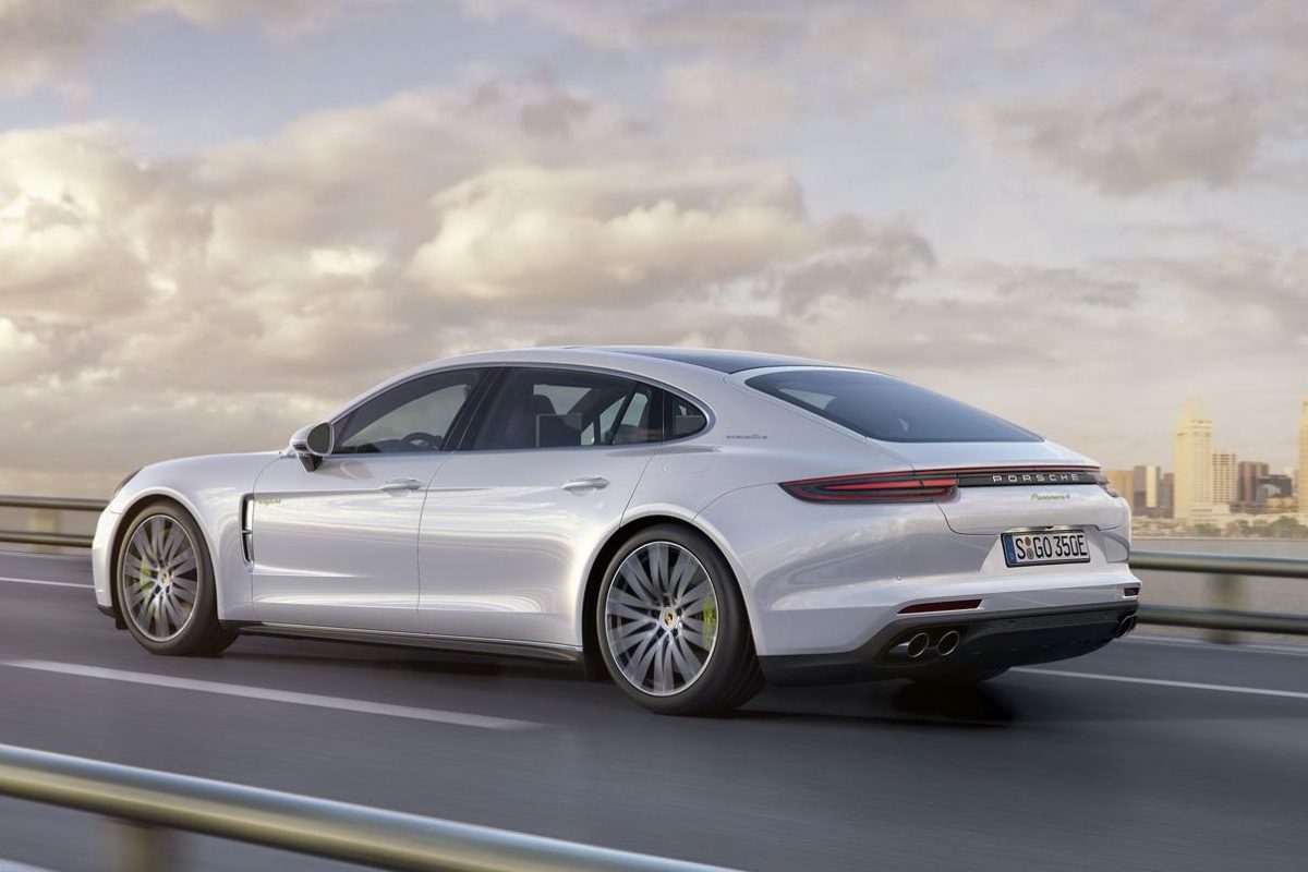 PORSCHE PANAMERA