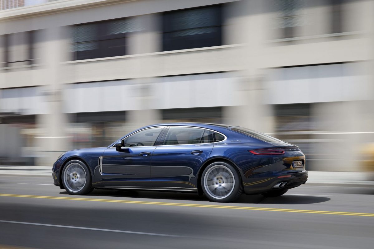 PORSCHE PANAMERA