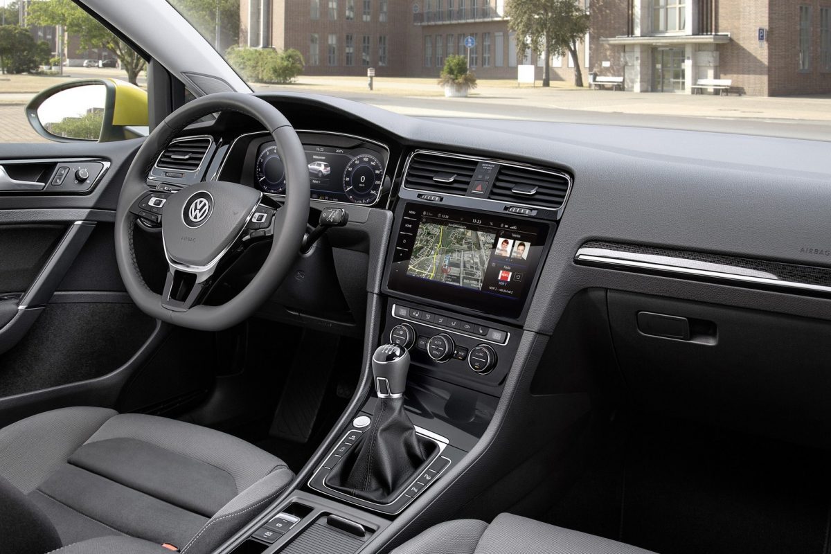VOLKSWAGEN GOLF