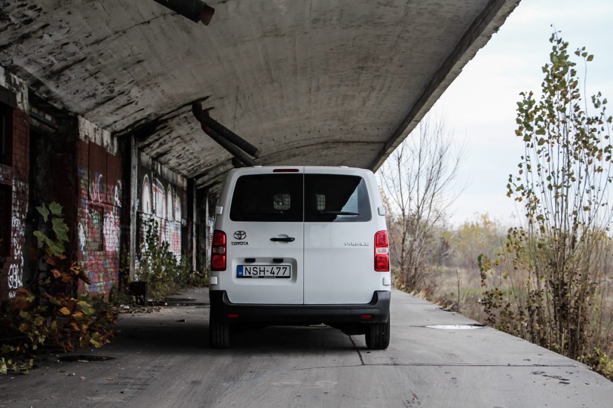 TOYOTA PROACE