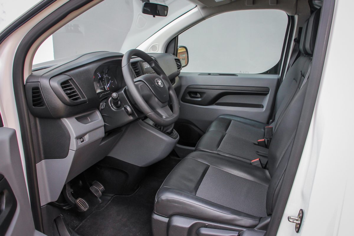 TOYOTA PROACE