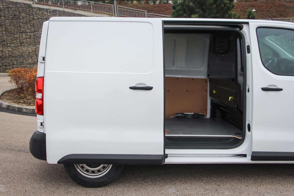 TOYOTA PROACE