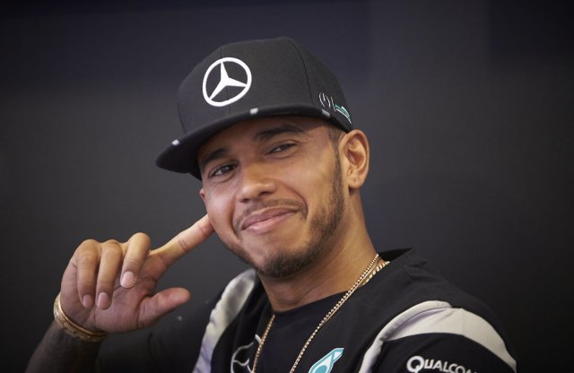 Idei első futamgyőzelmét szerezte meg a címvédő Hamilton