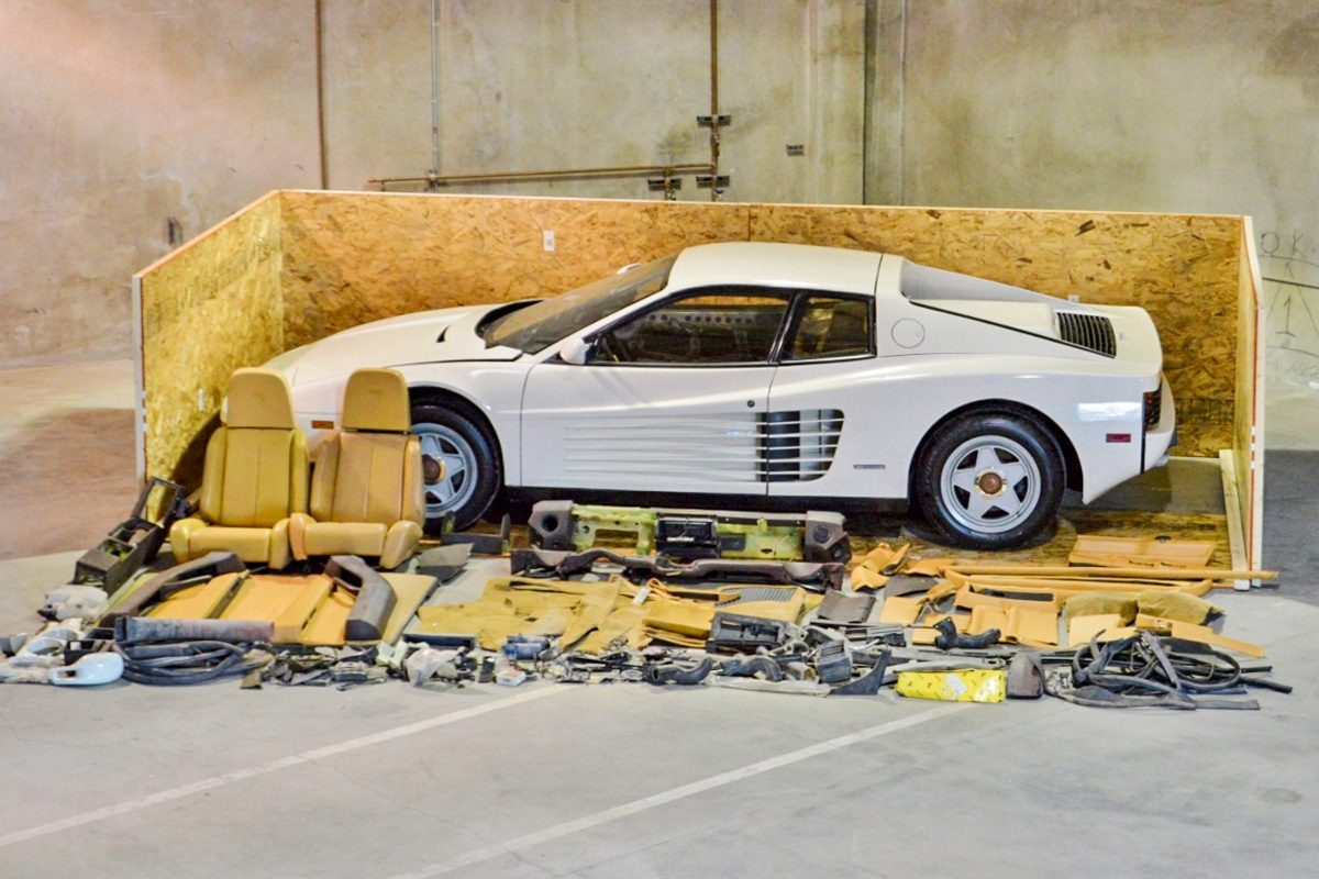 FERRARI TESTAROSSA