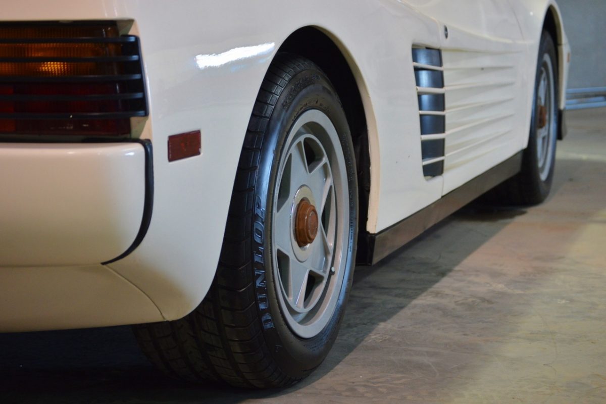 FERRARI TESTAROSSA
