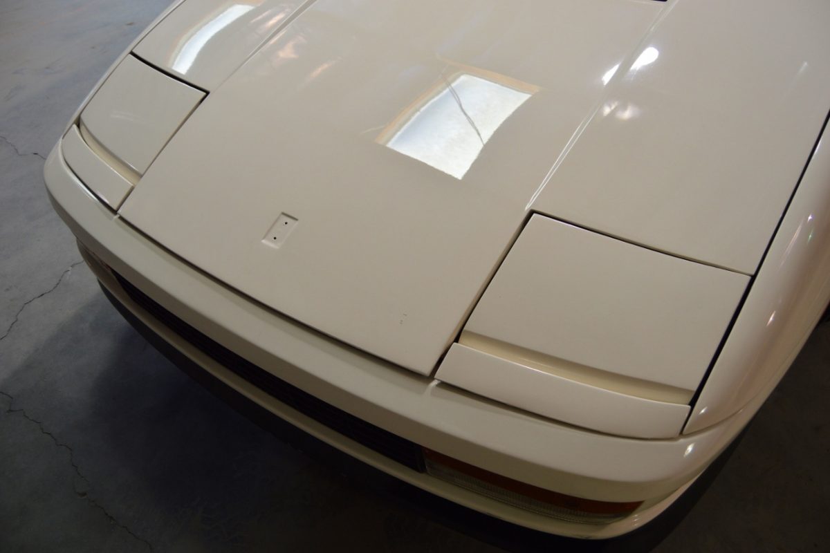 FERRARI TESTAROSSA