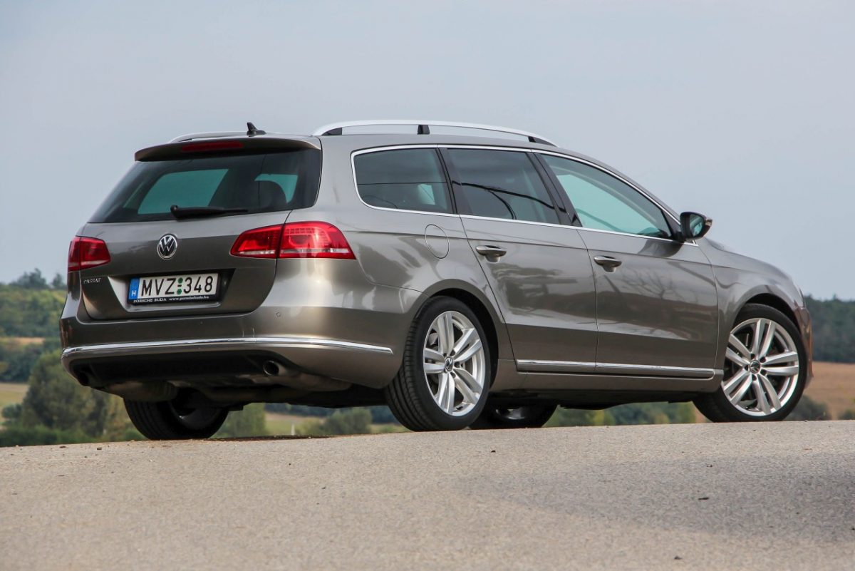 VOLKSWAGEN PASSAT