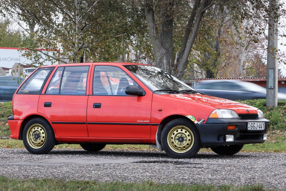 SUZUKI SWIFT