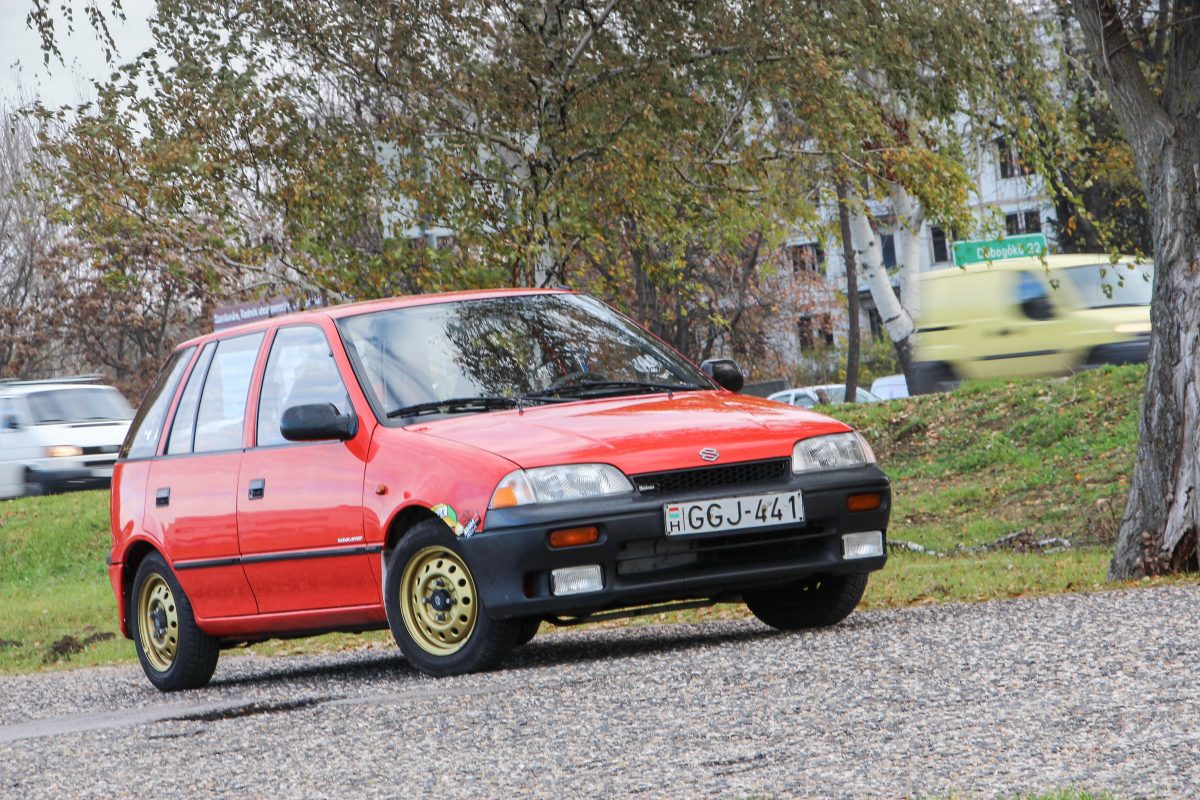 SUZUKI SWIFT