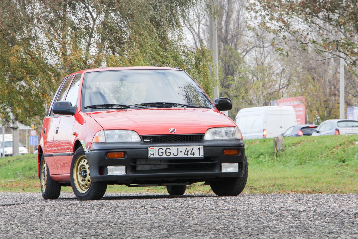 SUZUKI SWIFT