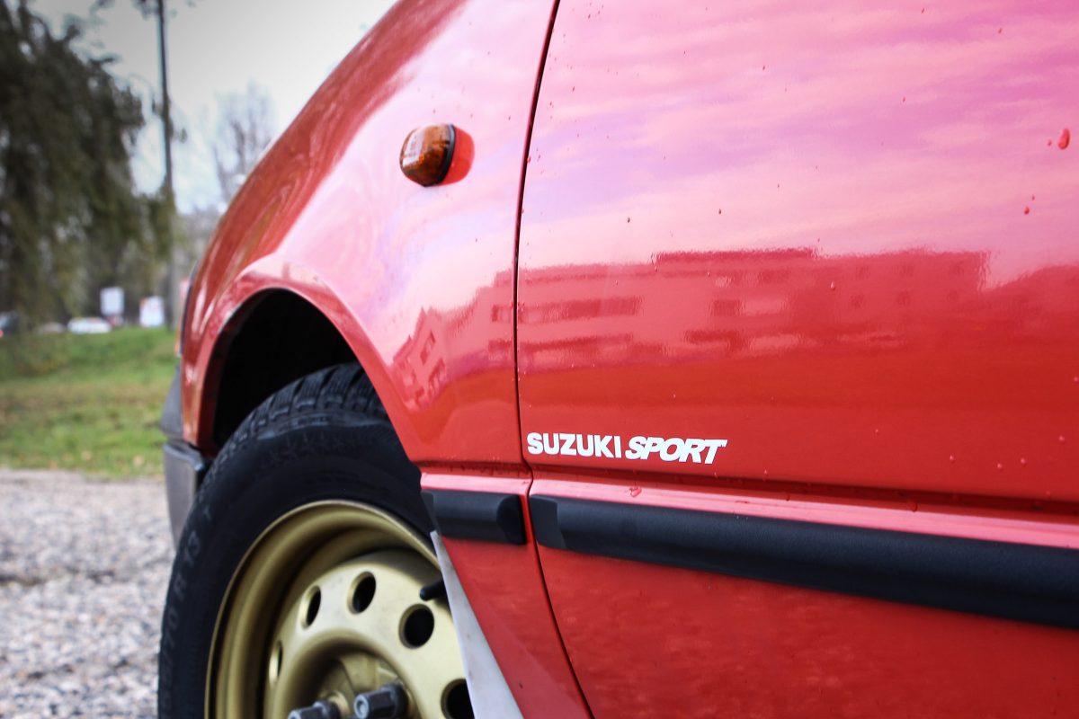 SUZUKI SWIFT