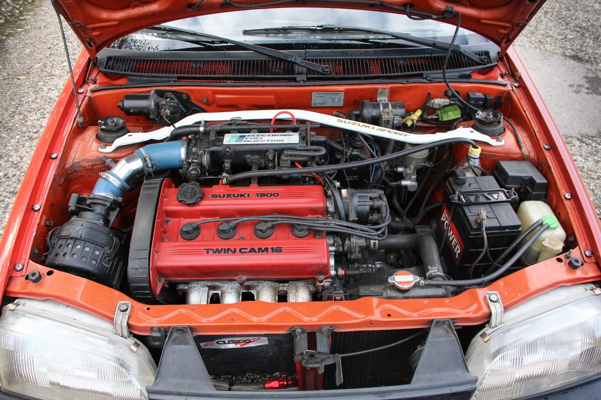 SUZUKI SWIFT