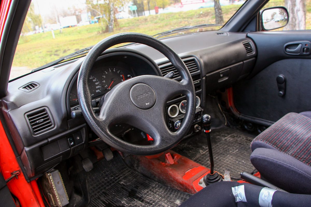 SUZUKI SWIFT